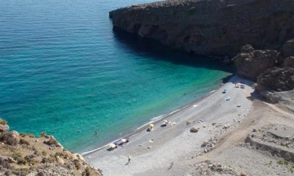 Κλέβει τις εντυπώσεις η παραλία των Χανίων με την ασημένια άμμο (Photos)