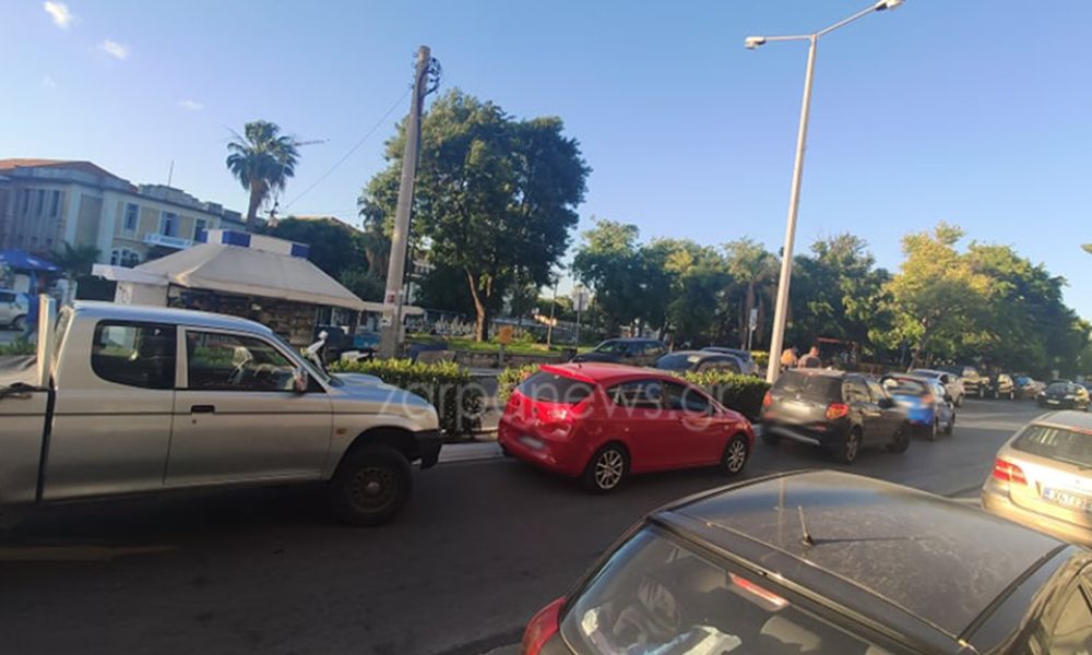 Χανιά: Καραμπόλα με τέσσερα αυτοκίνητα στο κέντρο της πόλης (φωτο)