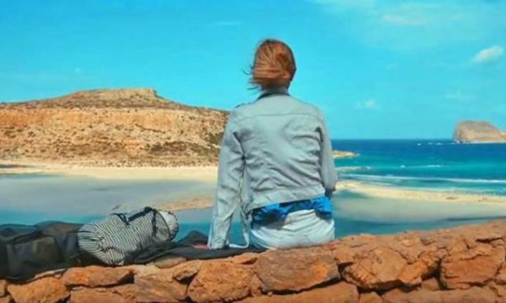 Γάλλος τουρίστας λάτρεψε την Κρήτη και εμείς την ΒΙΝΤΕΑΡΑ διακοπών που έφτιαξε