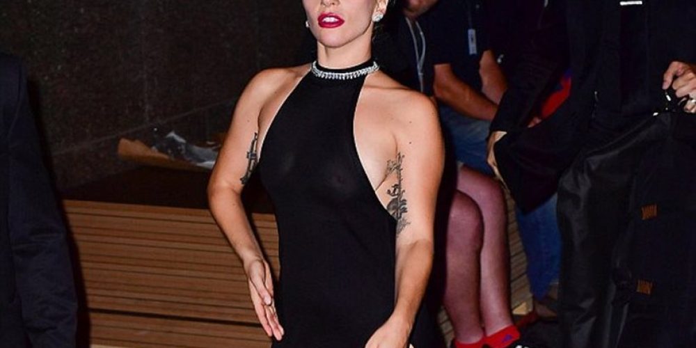 Lady Gaga: Με ημιδιάφανο φόρεμα τα έδειξε πάλι… όλα