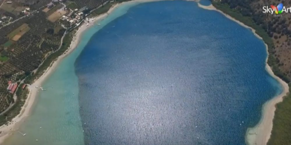 Η στοιχειωμένη λίμνη του Κουρνά από ψηλά (βίντεο)
