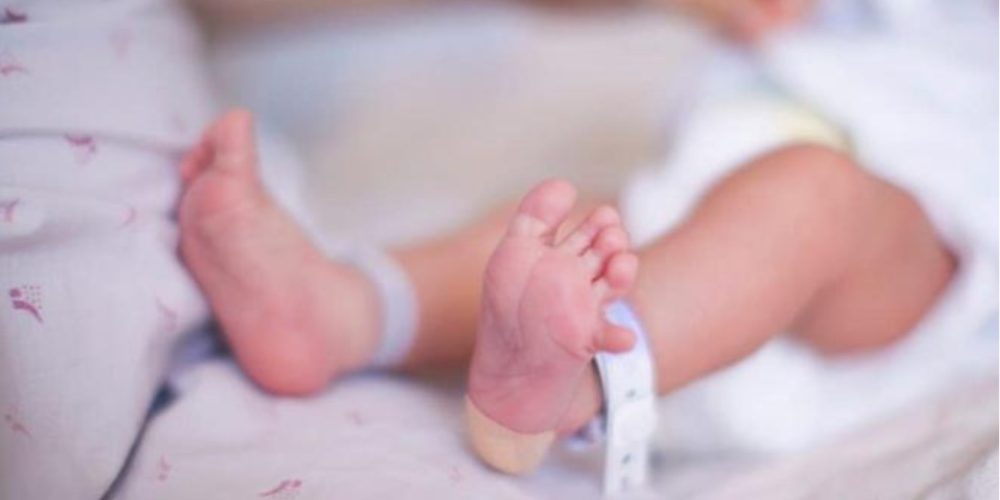 Μωρό γεννήθηκε χωρίς πρόσωπο – Σε διαθεσιμότητα ο μαιευτήρας