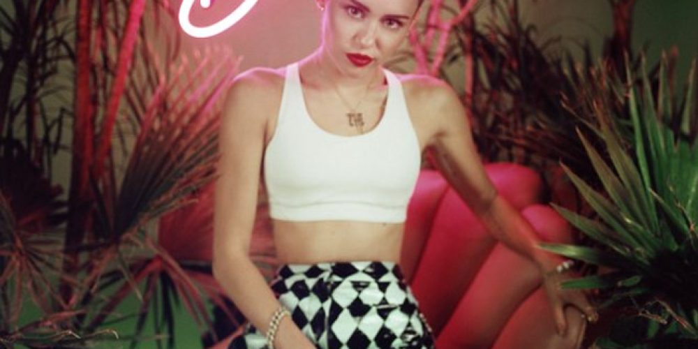 Η «ξαναμμένη» Miley Cyrus – Δεν έχει σταματημό η 20χρονη (photos)