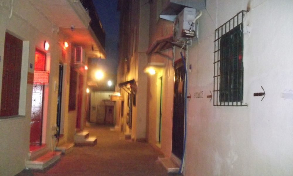 Χανιά: Αναστάτωση το βράδυ στη Μίνωος, στο δρόμο του "αγοραίου έρωτα"