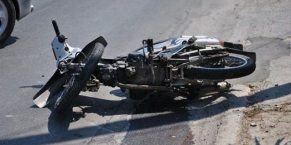Χανιά: Σύγκρουση μηχανής με αυτοκίνητο στα Κουνουπιδιανά