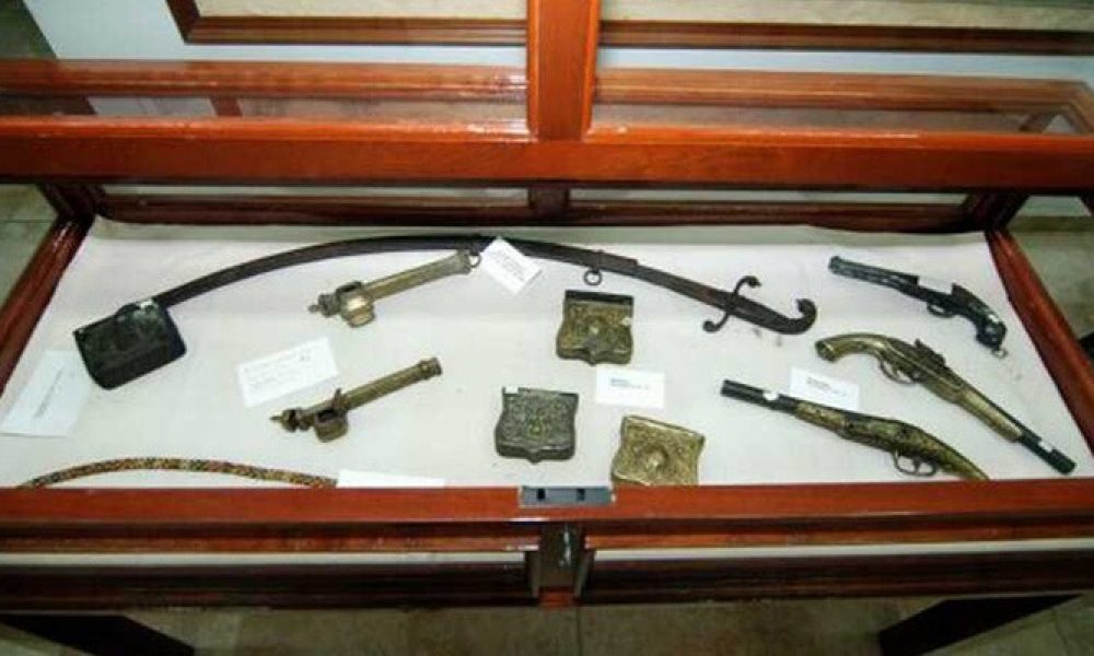 Κλοπή όπλων από το Λαογραφικό Μουσείο