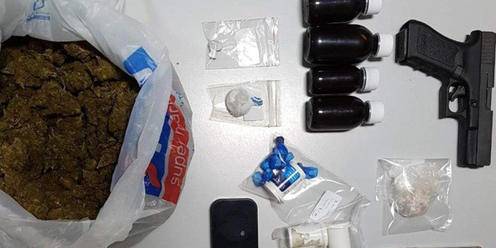 Μεγάλη ποσότητα ναρκωτικών στο σπίτι 40χρονου στα Χανιά (φωτο)