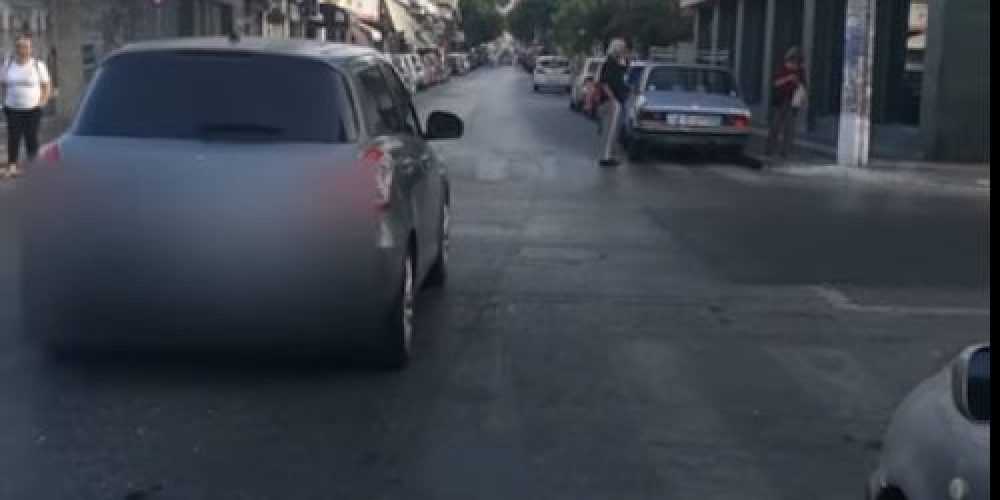 Οδηγός φονιάς περνάει με κόκκινο στο κέντρο των Χανίων (video)