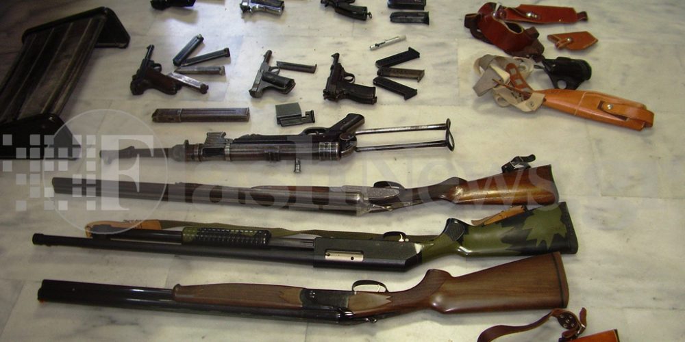 Ολόκληρο οπλοστάσιο σε σπίτι 32χρονου στα Χανιά – Σε θήκη βιολιού έκρυβε υποπολυβόλο
