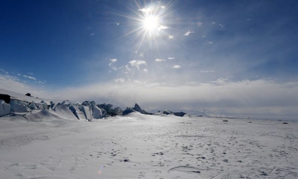 Ανταρκτική: Με ρυθμούς ρεκόρ λιώνουν οι παγετώνες - Χάνουν έως και 7 μέτρα ύψος τον χρόνο