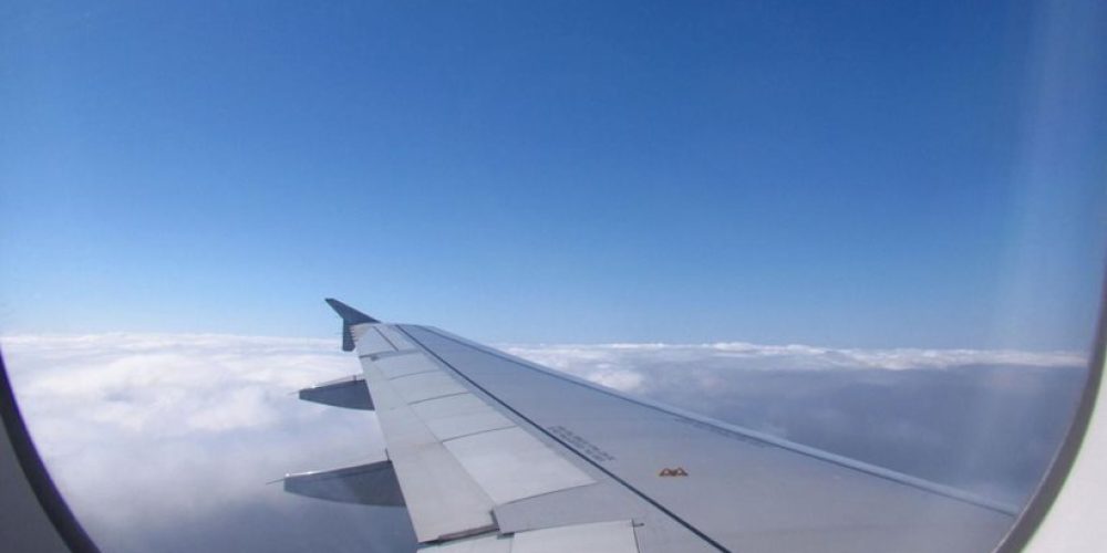 Να γιατί τα σκίαστρα στα παράθυρα των αεροπλάνων πρέπει να είναι ανοιχτά σε απογείωση-προσγείωση