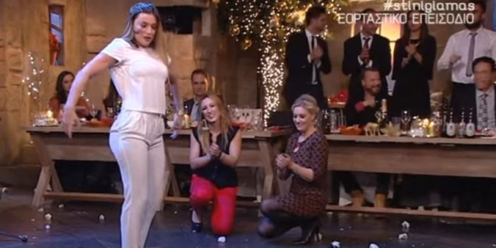 Βίντεο: Το πρωτοχρονιάτικο ζεϊμπέκικο της Πρεζεράκου έκλεψε την παράσταση