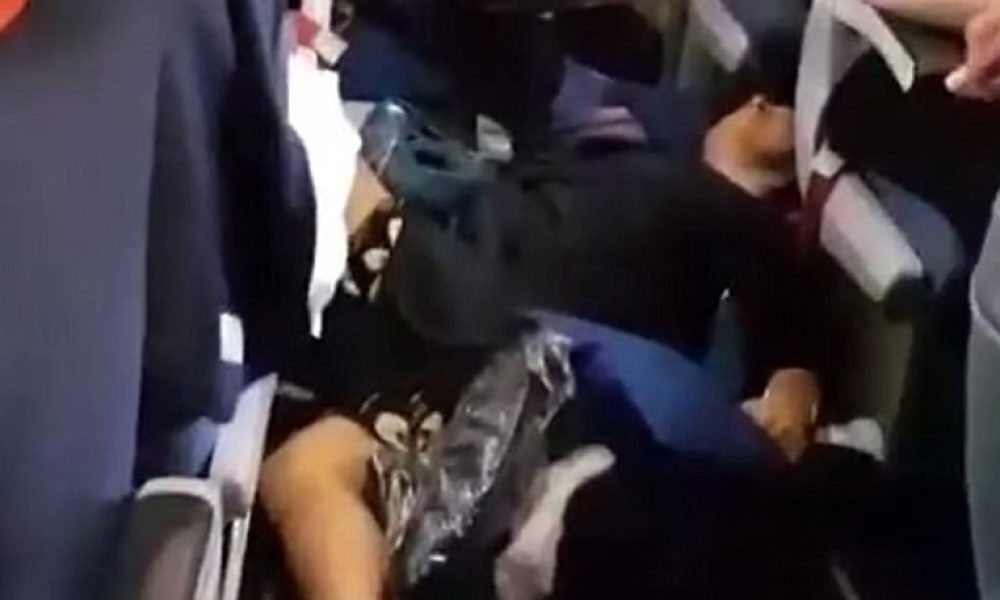 Η πτήση του τρόμου προς Μπανγκόκ: 27 τραυματίες, ανάμεσά τους και μωρά, από τις αναταράξεις