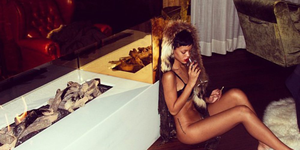 Η Rihanna είναι εθισμένη στο γυμνό…