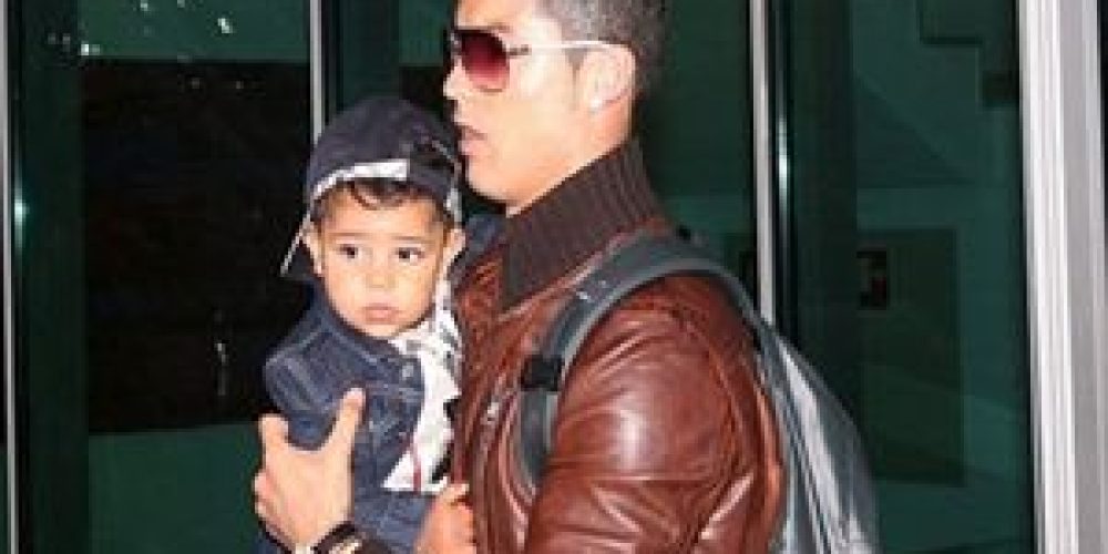 Η πρώτη φωτογραφία του Ronaldo με τον γιο του