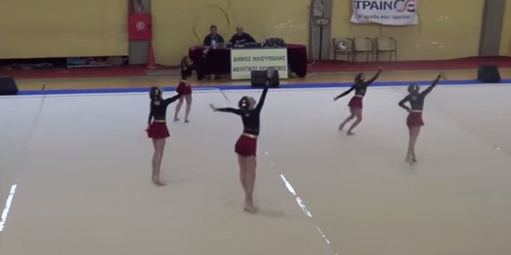 Κρητικοπούλες αθλήτριες χόρεψαν Ψαραντώνη και κέρδισαν το πρώτο τους μετάλλιο (Video)