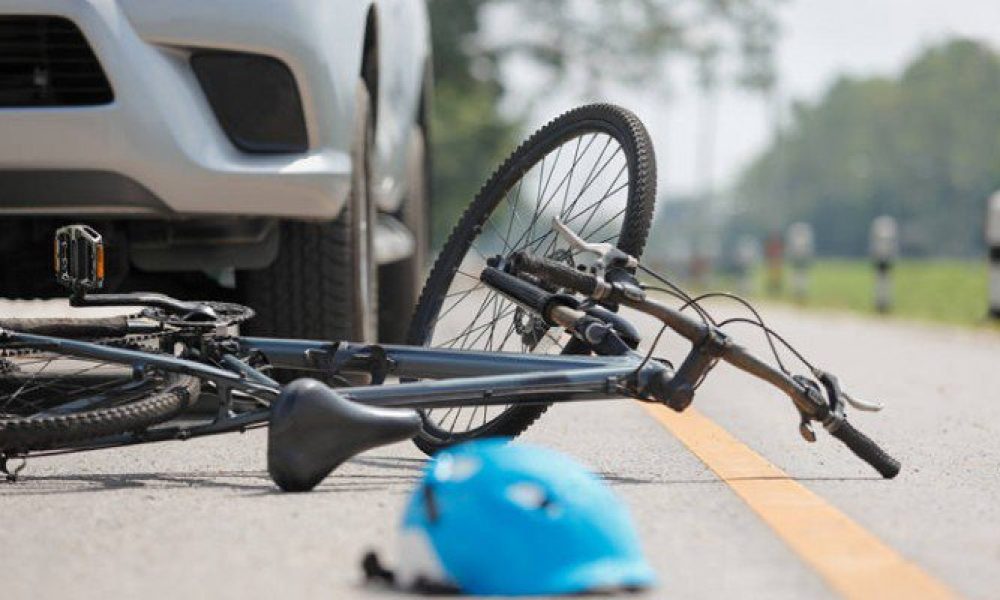 Μεθυσμένος οδηγός παρέσυρε και τραυμάτισε 63χρονη ποδηλάτισσα