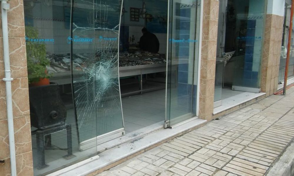 Έξι κρούσματα διαρρήξεων στα Χανιά - Πέταξαν πέτρες και έσπασαν τζαμαρίες
