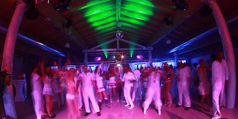 Swingers ξανά στην Κρήτη: Μεγάλο πάρτι ανταλλαγής συντρόφων από ολλανδικό πρακτορείο (video)