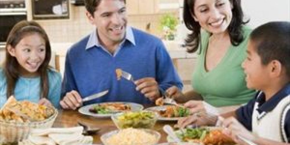 Το οικογενειακό τραπέζι βελτώνει τη διατροφή