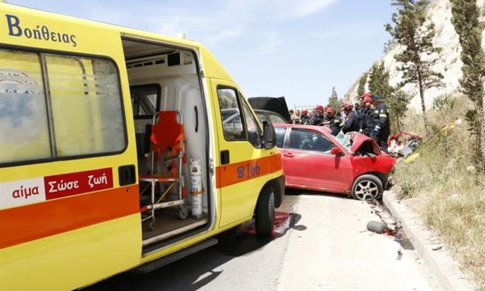 Τροχαίο ατύχημα στην Εθνική οδό – ΙΧ προσέκρουσε στις μπάρες