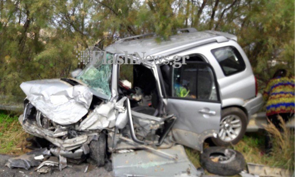 Καραμπόλα στον ΒΟΑΚ με τρία οχήματα - Εγκλωβίστηκαν 2 άτομα - 5 τραυματίες (φωτο)