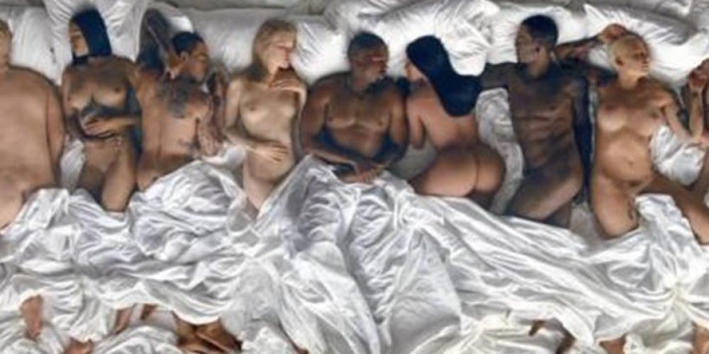 Δείτε τον Kanye West γυμνό στο κρεβάτι με τους… την Kim, τον Trump, τον Bush, την Taylor Swift και τον… Bill Cosby! (video)