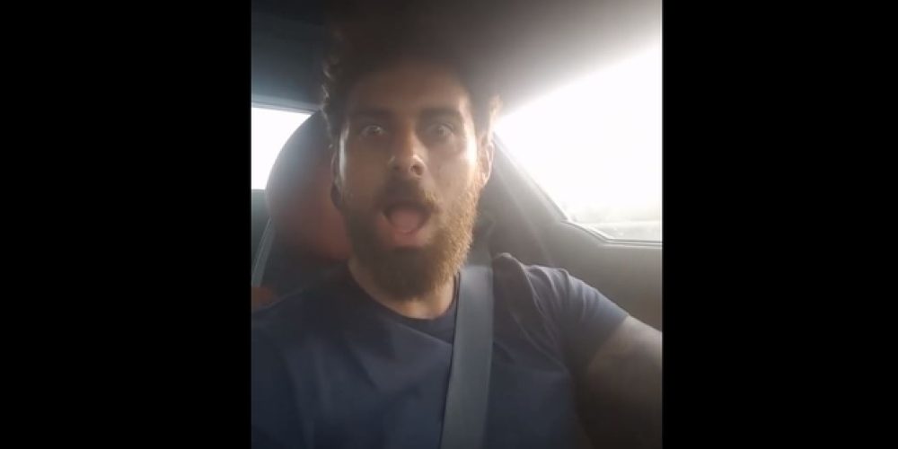 Ο Μάριος Ιωαννίδης βολτάρει με το αυτοκίνητό του και τραβάει βίντεο για τους φαν του στο instagram  (Video)
