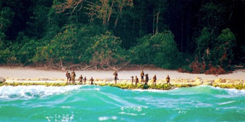 Το πανέμορφο νησί που δεν έχει ποτέ εξερευνηθεί επειδή οι ντόπιοι σκοτώνουν όλους τους επισκέπτες (video)