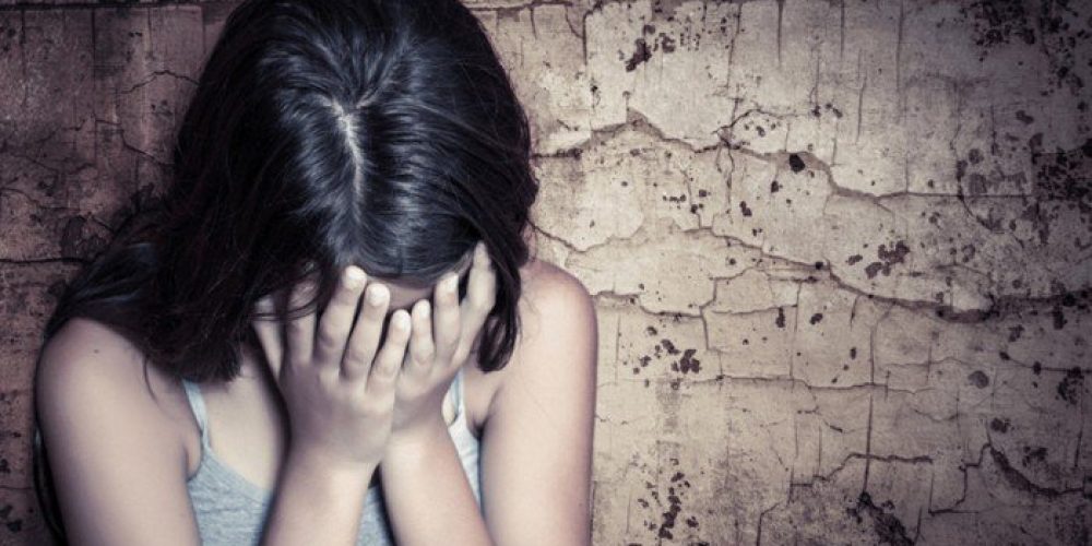 Κρήτη: 14χρονη κατήγγειλε τον βιασμό της από τον πατέρα του φίλου της
